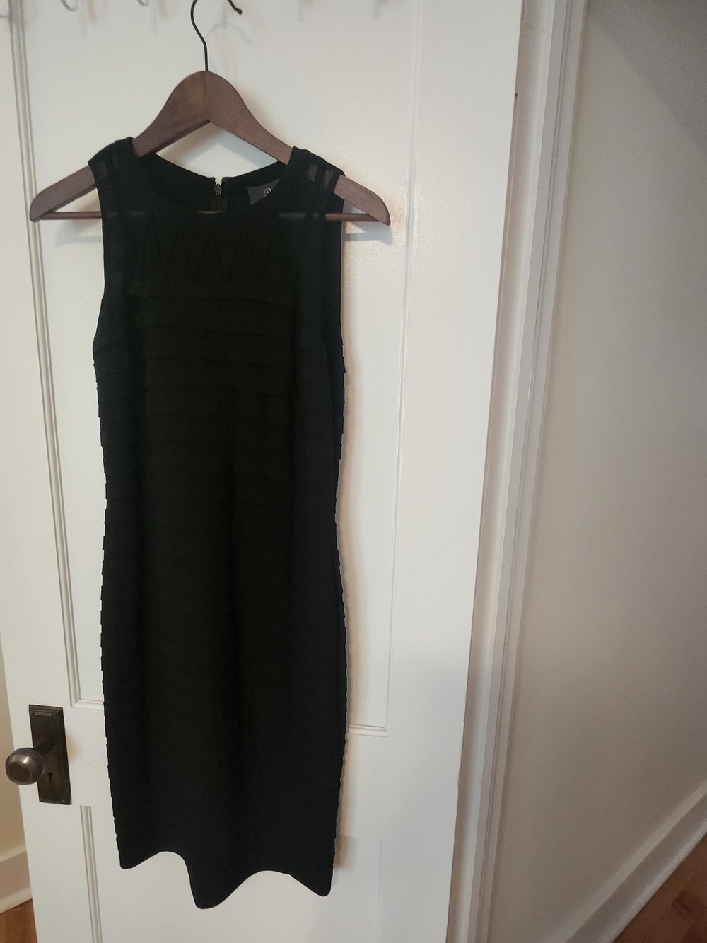 Adrianna Papell Black Sleeveless Midi Dress